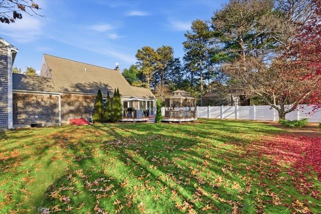 109 Great Pines Dr, Mashpee, MA 02649