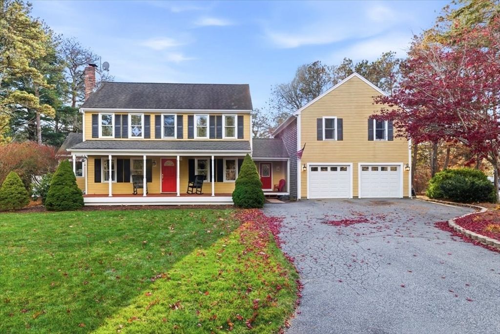 109 Great Pines Dr, Mashpee, MA 02649