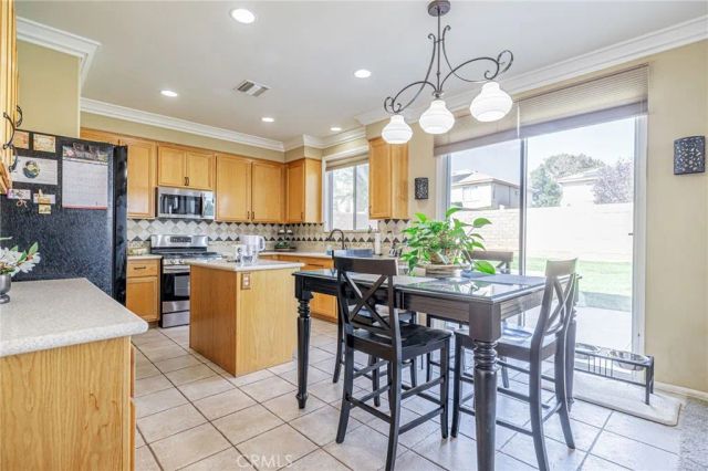 40125 Watford Way, Palmdale, CA 93551