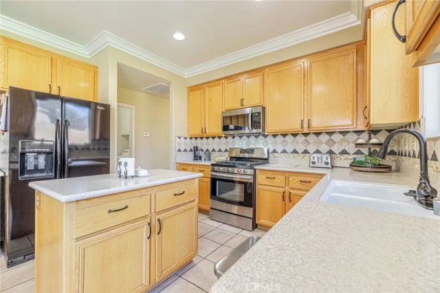 40125 Watford Way, Palmdale, CA 93551
