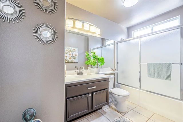 40125 Watford Way, Palmdale, CA 93551