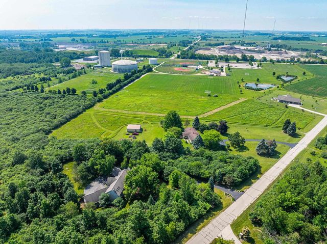1749 HAWTHORNE HEIGHTS DRIVE, De Pere, WI 54115