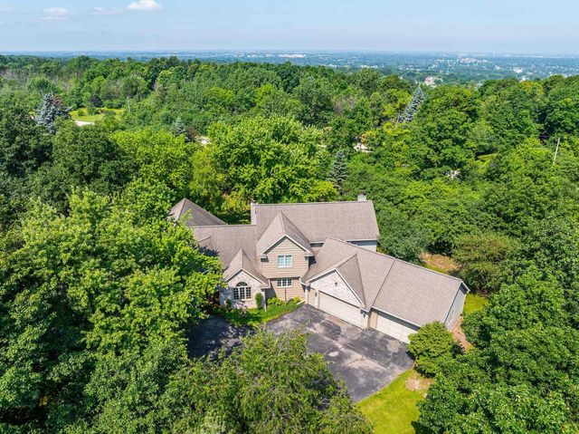 1749 HAWTHORNE HEIGHTS DRIVE, De Pere, WI 54115