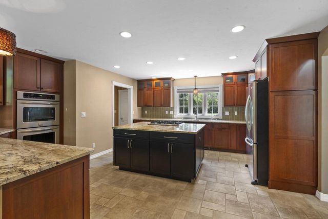1749 HAWTHORNE HEIGHTS DRIVE, De Pere, WI 54115