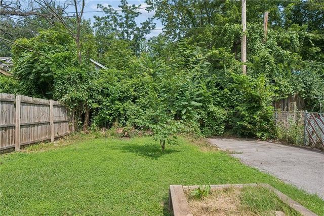 4115 Chestnut Avenue, Kansas City, MO 64130