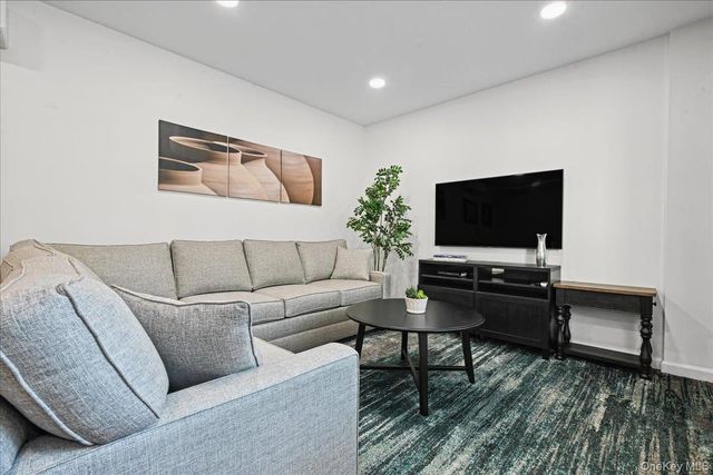 129 Fifteenth Street B1, Garden City, NY 11530