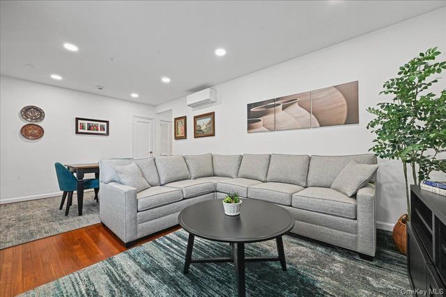 129 Fifteenth Street B1, Garden City, NY 11530