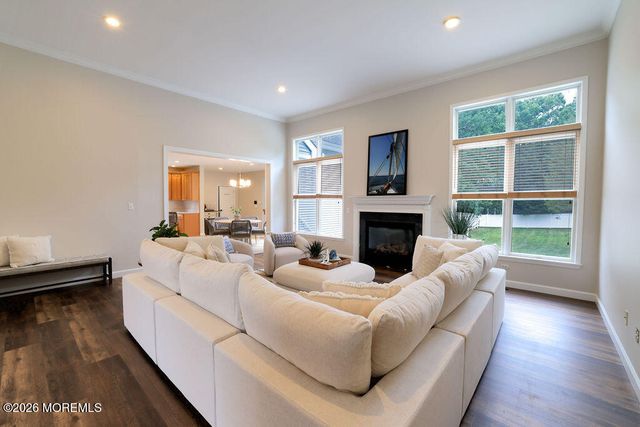 5 Popper Street, Manahawkin, NJ 08050