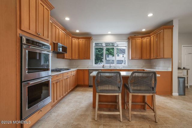 5 Popper Street, Manahawkin, NJ 08050