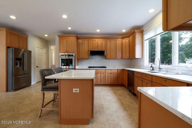 5 Popper Street, Manahawkin, NJ 08050