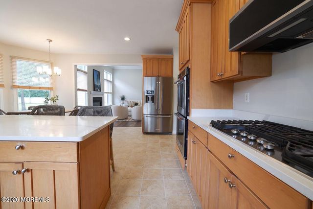 5 Popper Street, Manahawkin, NJ 08050