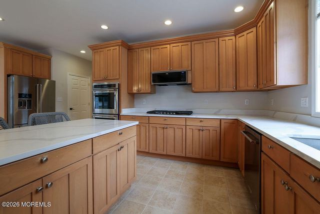 5 Popper Street, Manahawkin, NJ 08050