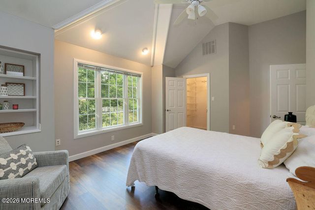 5 Popper Street, Manahawkin, NJ 08050