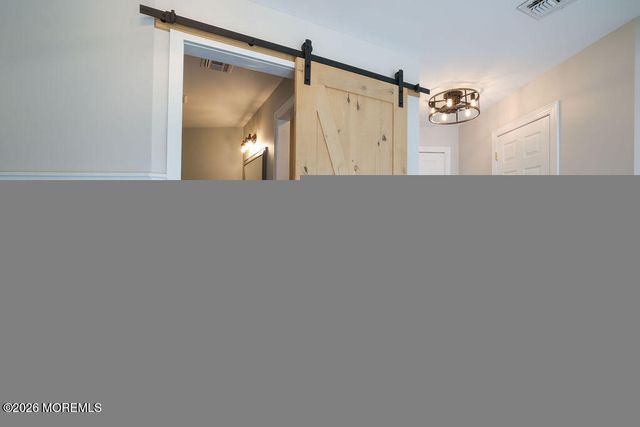 5 Popper Street, Manahawkin, NJ 08050