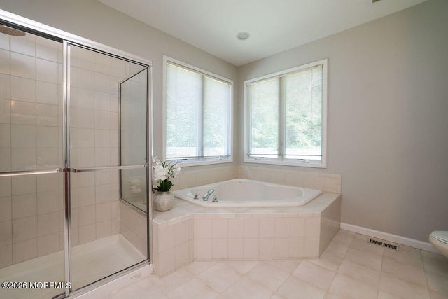 5 Popper Street, Manahawkin, NJ 08050