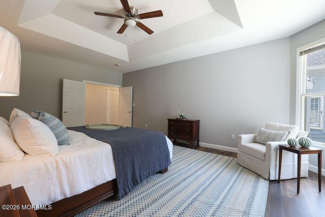 5 Popper Street, Manahawkin, NJ 08050