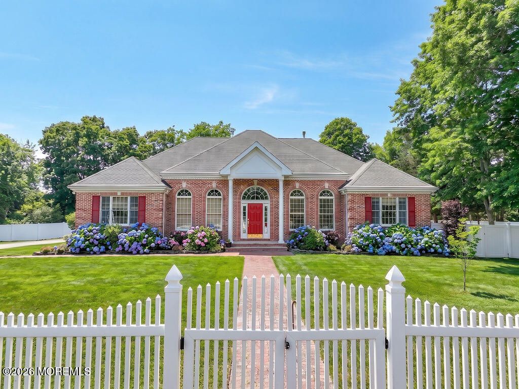 5 Popper Street, Manahawkin, NJ 08050