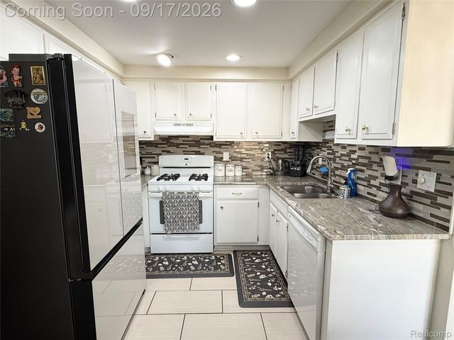 24353 Bashian Drive, Novi, MI 48375