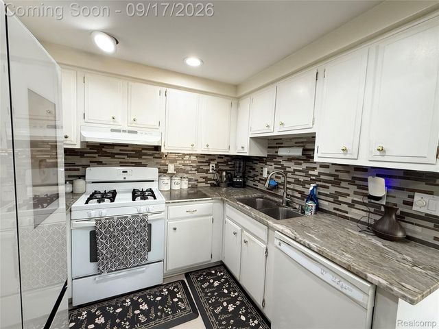24353 Bashian Drive, Novi, MI 48375