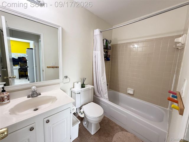 24353 Bashian Drive, Novi, MI 48375