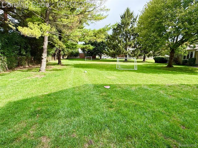 24353 Bashian Drive, Novi, MI 48375