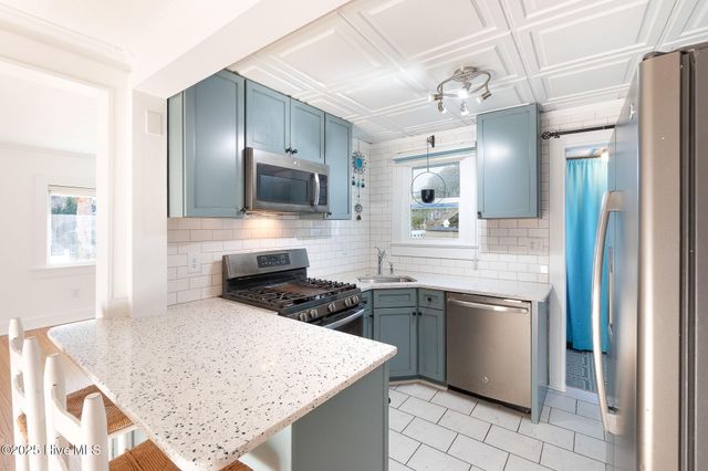 104 S 13th Street, Morehead City, NC 28557