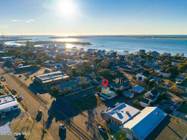 104 S 13th Street, Morehead City, NC 28557