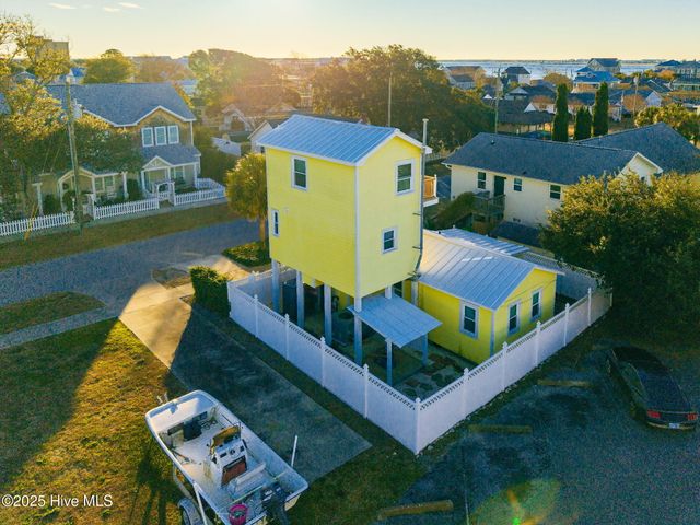 104 S 13th Street, Morehead City, NC 28557