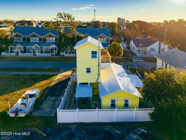 104 S 13th Street, Morehead City, NC 28557