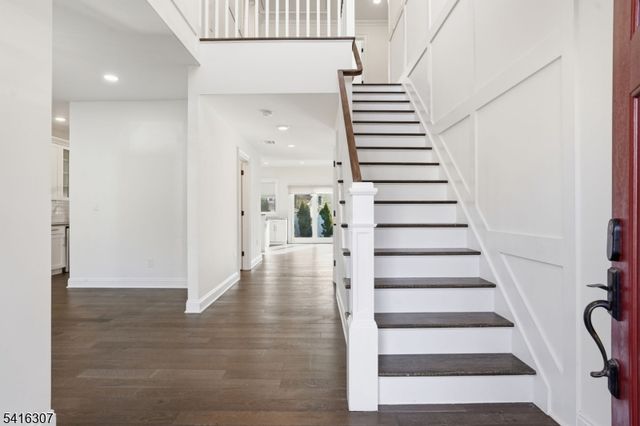 44 Manor Rd, Livingston Twp., NJ 07039