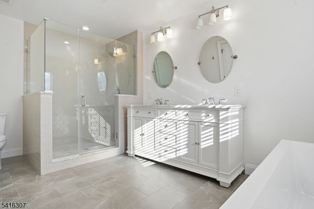 44 Manor Rd, Livingston Twp., NJ 07039