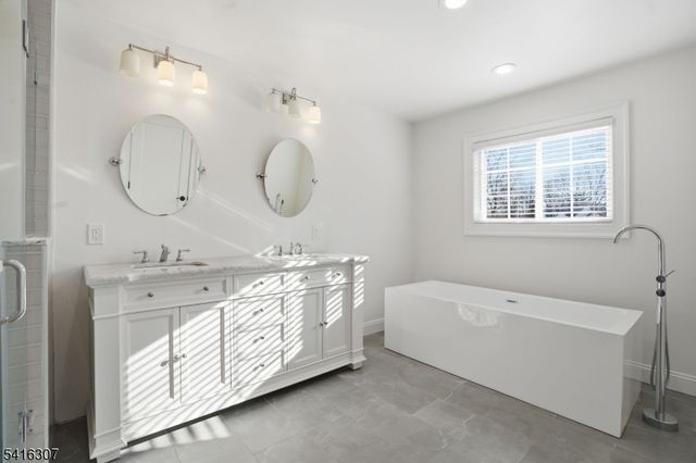 44 Manor Rd, Livingston Twp., NJ 07039