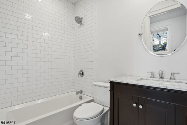 44 Manor Rd, Livingston Twp., NJ 07039