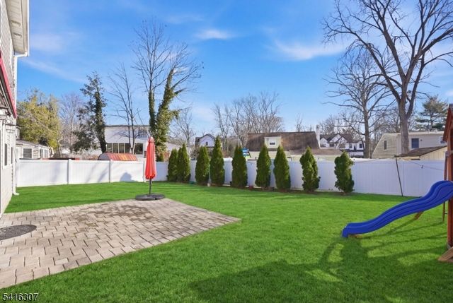 44 Manor Rd, Livingston Twp., NJ 07039