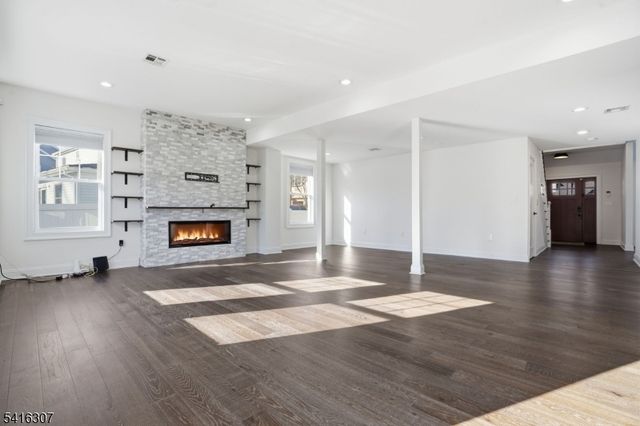 44 Manor Rd, Livingston Twp., NJ 07039