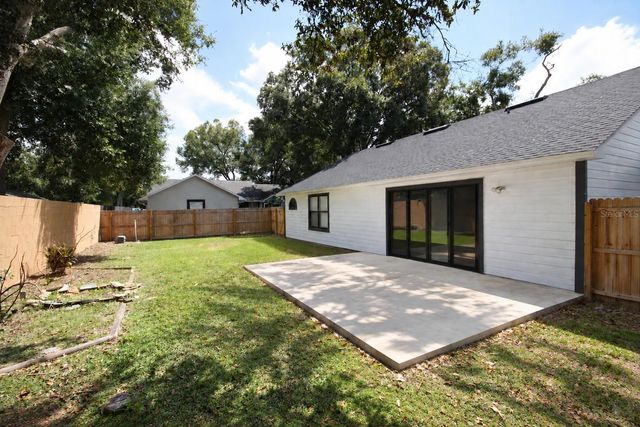 120 N ABERDEEN CIRCLE, Sanford, FL 32773
