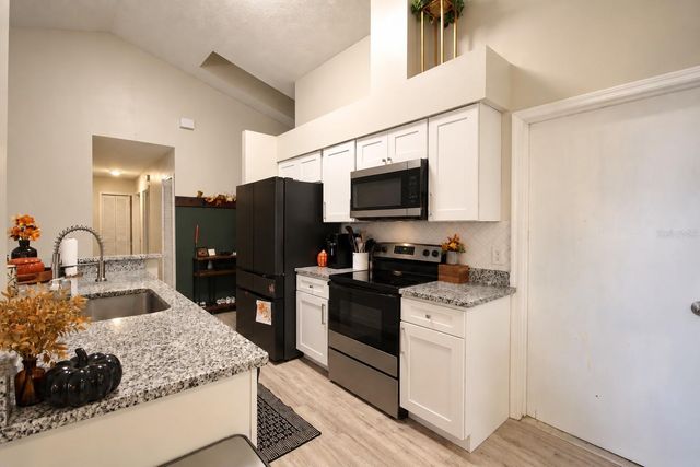 120 N ABERDEEN CIRCLE, Sanford, FL 32773