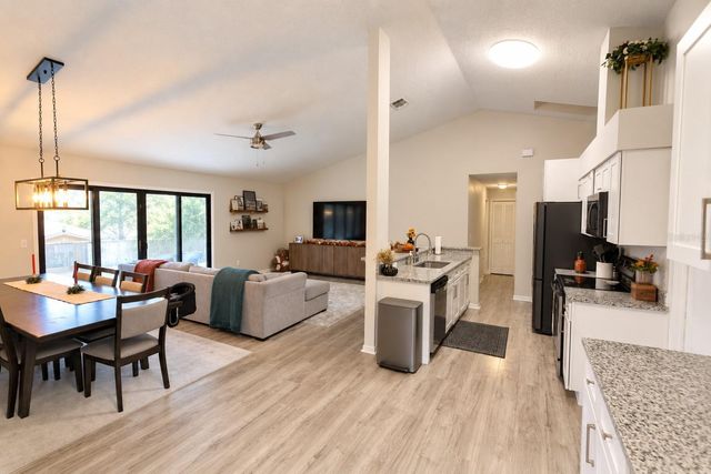 120 N ABERDEEN CIRCLE, Sanford, FL 32773