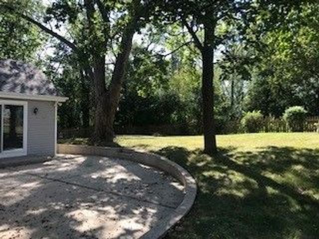 636 Exmoor Avenue, Barrington, IL 60010
