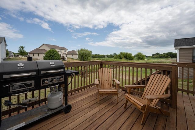 3755 Perennial PARKWAY, Franksville, WI 53126