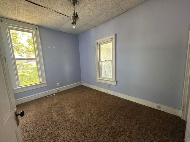 609 N MULBERRY Street, Maryville, MO 64468