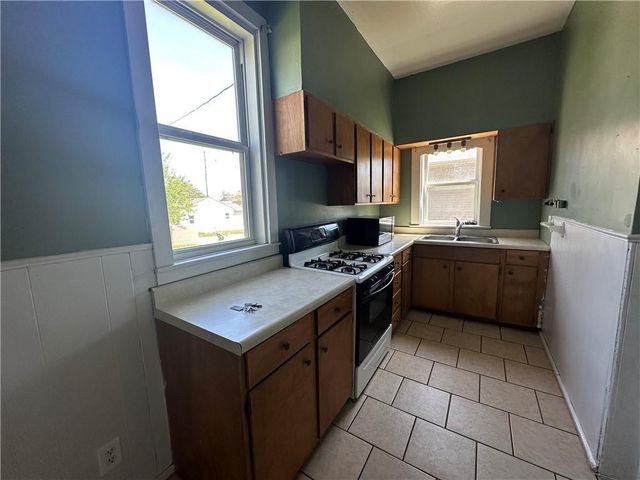 609 N MULBERRY Street, Maryville, MO 64468