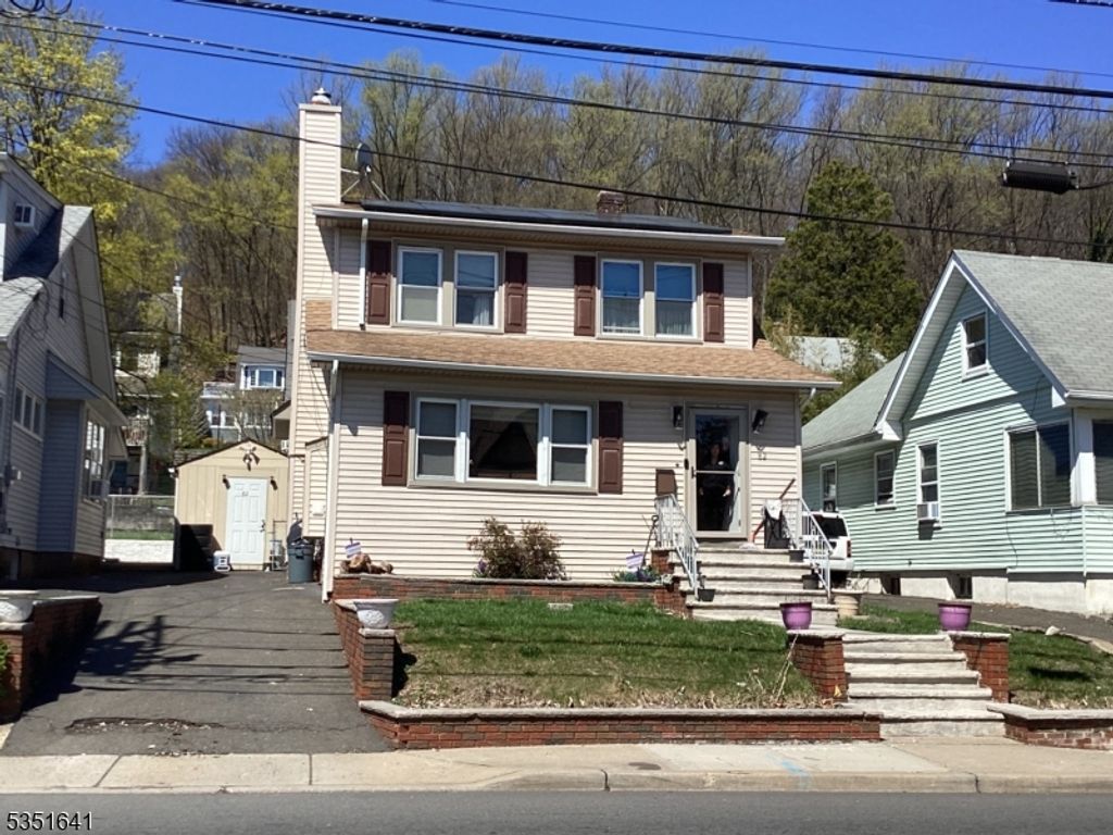 82 Valley Rd, Clifton City, NJ 07013