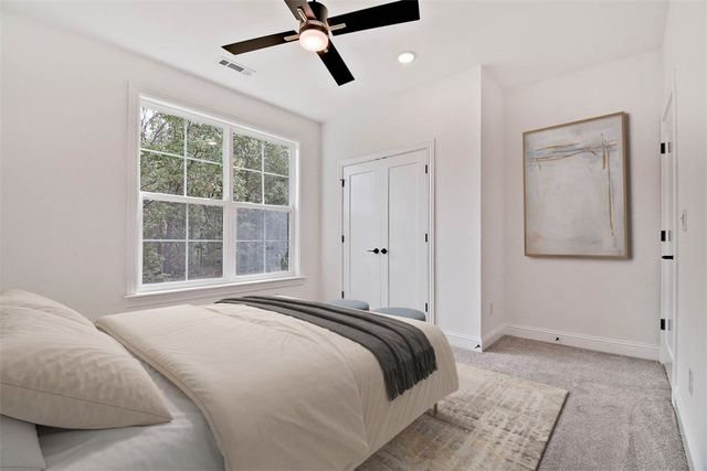 1 Glemsford Drive, Bella Vista, AR 72714