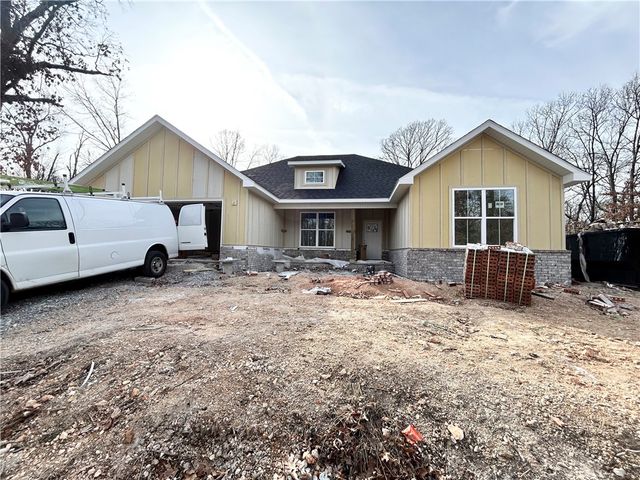 1 Glemsford Drive, Bella Vista, AR 72714