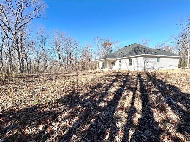 1 Glemsford Drive, Bella Vista, AR 72714