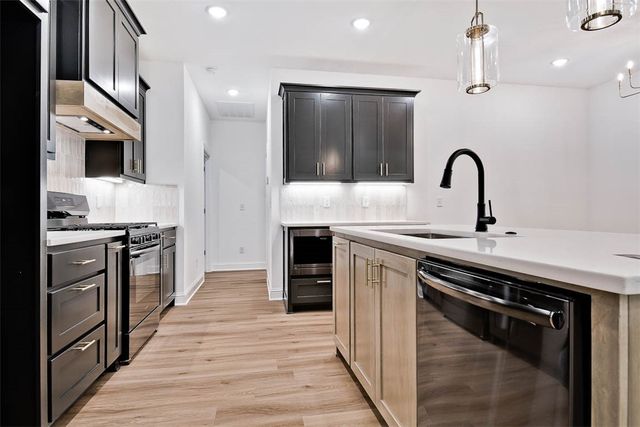 1 Glemsford Drive, Bella Vista, AR 72714