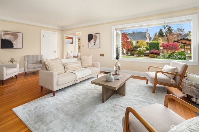 6813 17th Avenue NE, Seattle, WA 98115