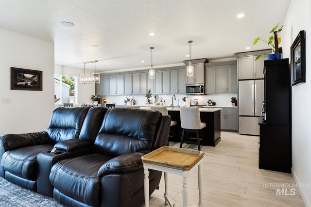 5485 N Patimos Ave, Meridian, ID 83646