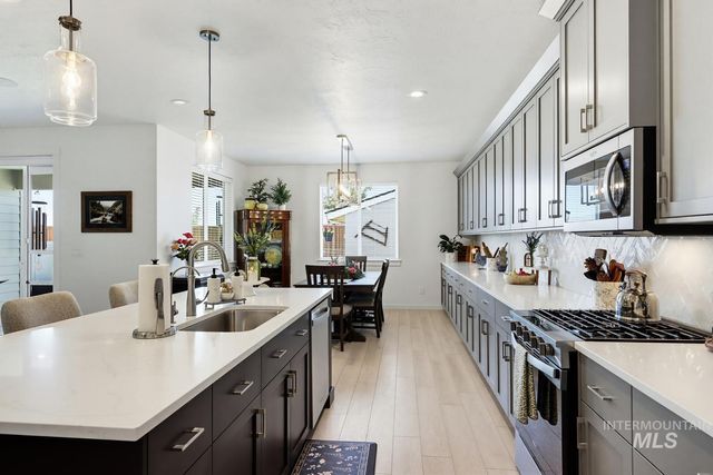 5485 N Patimos Ave, Meridian, ID 83646